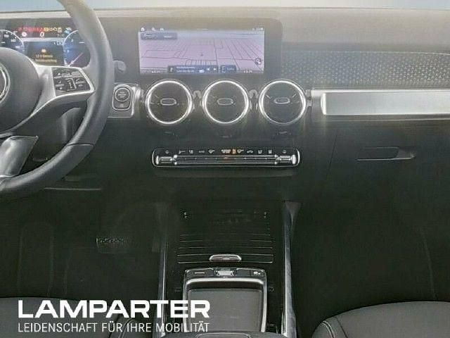 Gebraucht Mercedes GLB200 Night 150 PS (110 kW) 2024 Weiß SUV