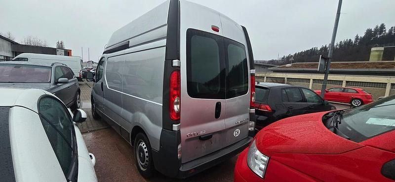Gebraucht Opel Vivaro 114 PS (83 kW) 2007 Silber Van / Kleinbus