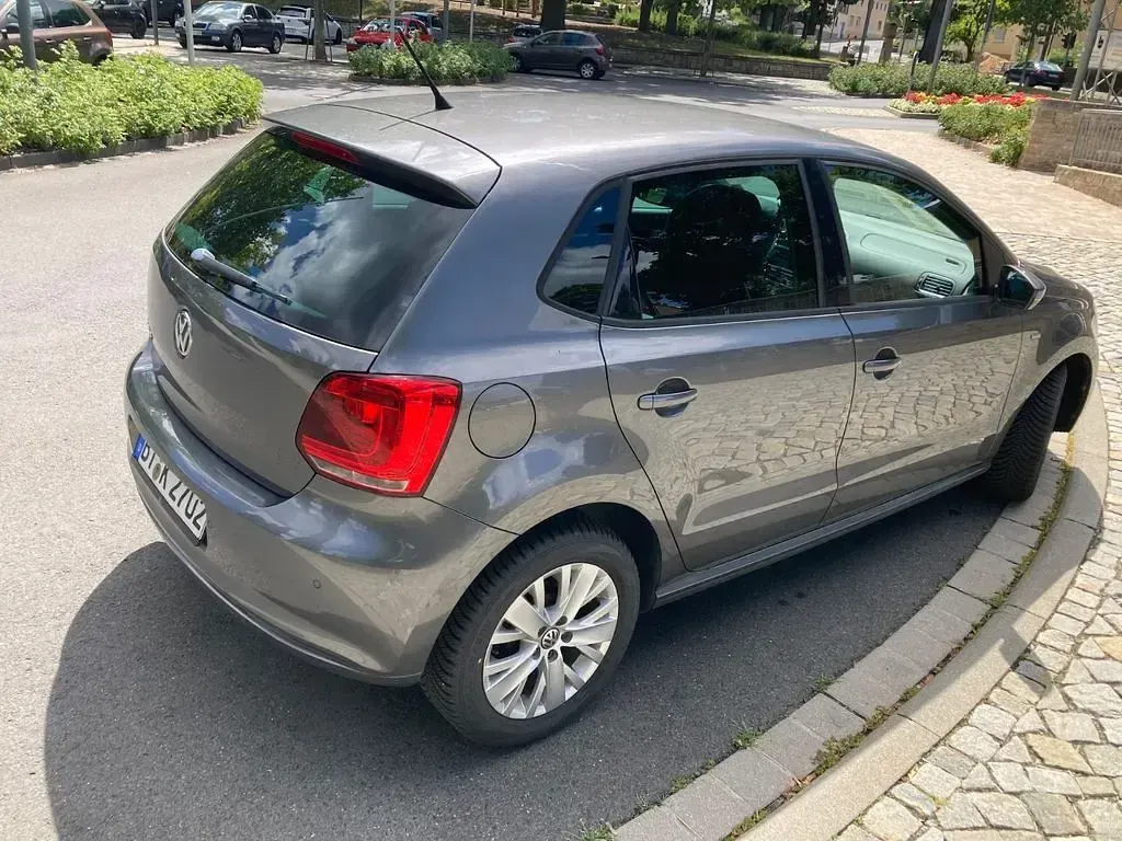 Gebraucht VW Polo Life 69 PS (50 kW) 2013 Grau Kleinwagen