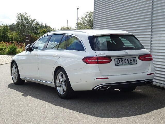 Gebraucht Mercedes E250 Avantgarde 211 PS (155 kW) 2017 Polarweiss  unilack Kombi