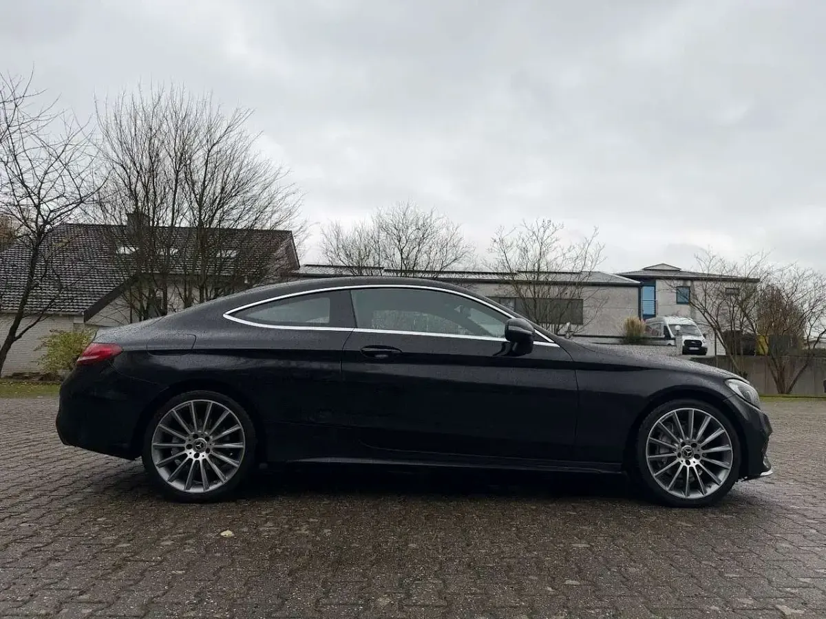 Gebraucht Mercedes C200 AMG 184 PS (135 kW) 2017 Schwarz Coupé