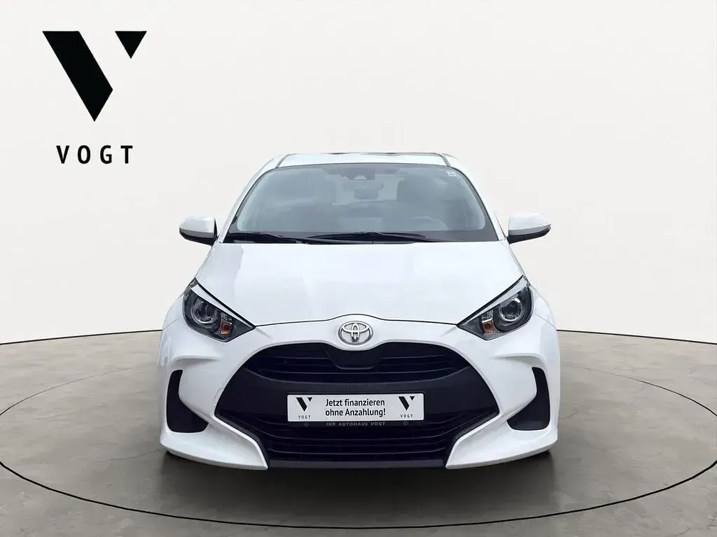 Gebraucht Toyota Yaris 72 PS (52 kW) 2023 Weiß Kleinwagen