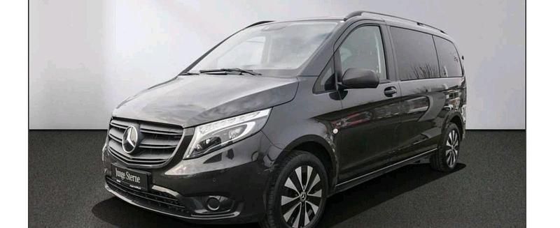 Grau Gebraucht 2021 Mercedes Vito Van / Kleinbus | 32.500 € (Guter Preis) - Bild 1/4