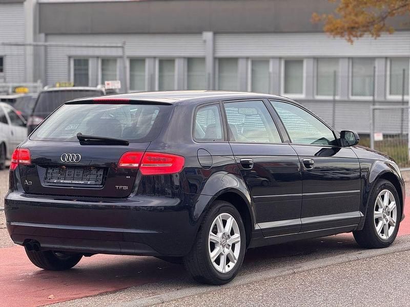 Gebraucht Audi A3 Ambiente 160 PS (117 kW) 2010 Blau Kleinwagen