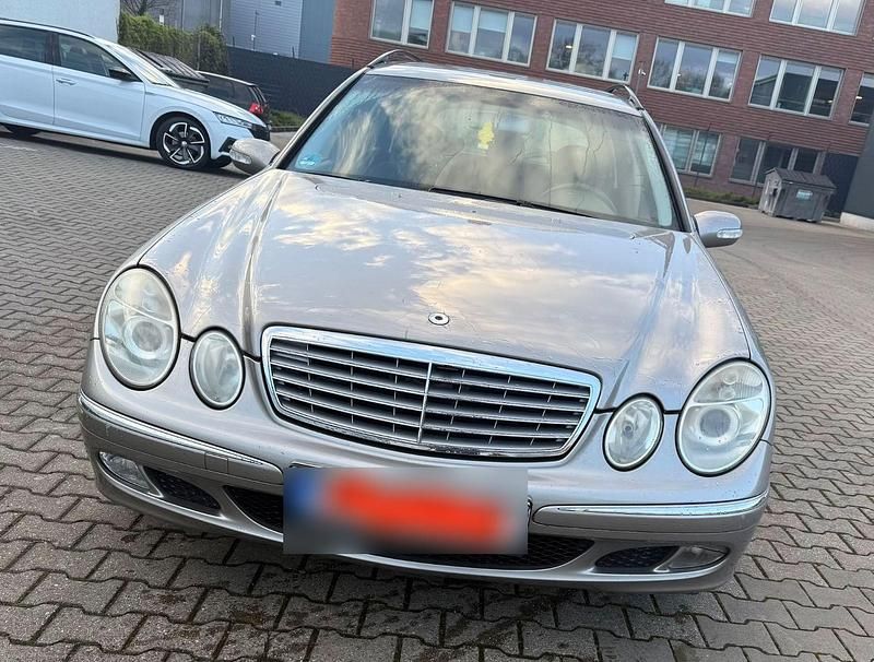 Gebraucht Mercedes E240 Elegance 177 PS (130 kW) 2003 Grau Kombi