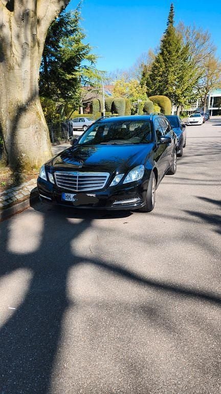 Gebraucht Mercedes E200 136 PS (100 kW) 2012 Schwarz Kombi