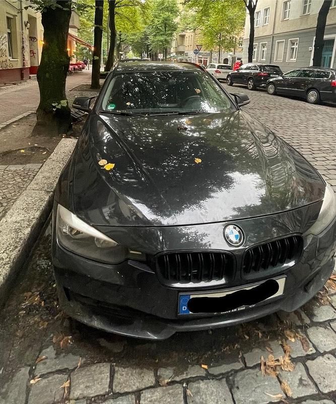 Schwarz Gebraucht 2013 BMW 318 Kombi | 5.880 € (Guter Preis) - Bild 1/4