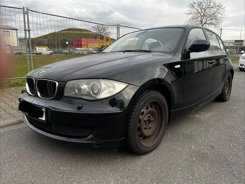Gebraucht BMW 118 143 PS (105 kW) 2010 Schwarz Kleinwagen