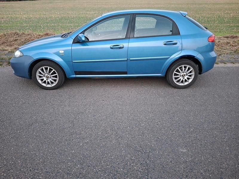 Blau Gebraucht 2005 Chevrolet Lacetti CDX Limousine | 350 € (Superpreis) - Bild 1/4