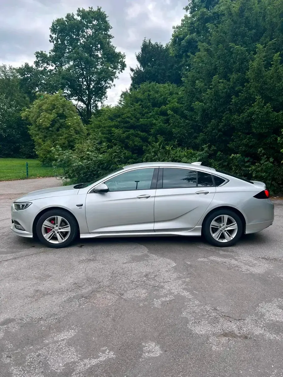 Gebraucht Opel Insignia 136 PS (100 kW) 2017 Silber Limousine