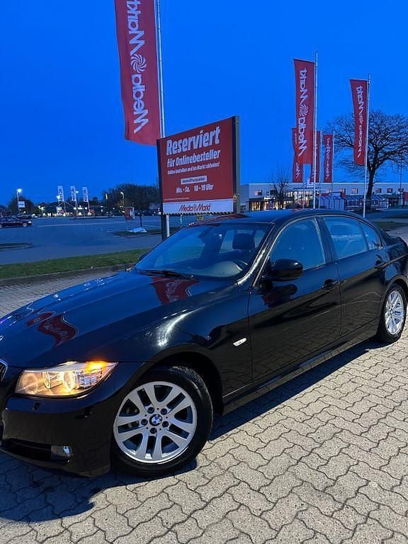 Gebraucht BMW 325 218 PS (160 kW) 2009 Schwarz Limousine