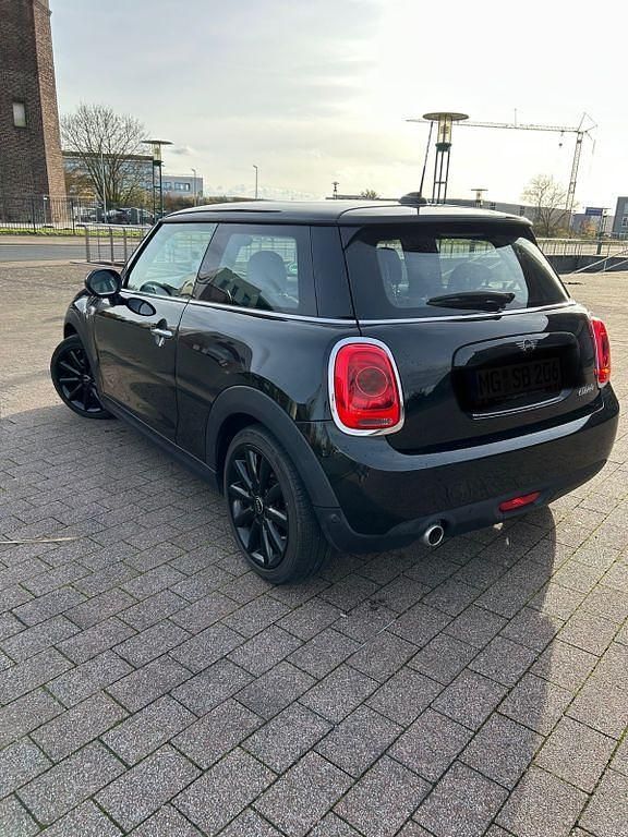 Second-hand Mini Cooper 136 CP (100 kW) 2018 Negru Hatchback