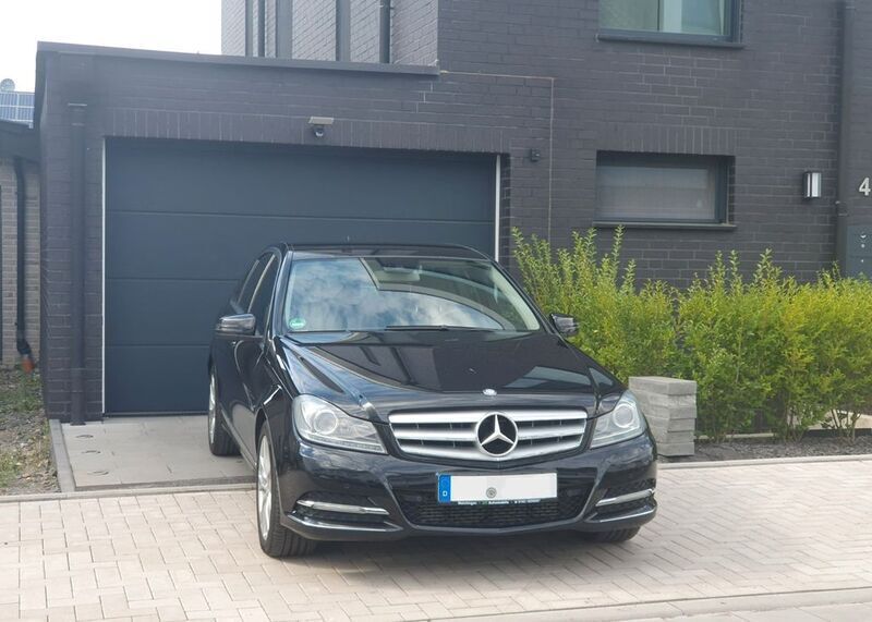 Schwarz Gebraucht 2011 Mercedes C220 Elegance Limousine | 11.500 € (Fairer Preis) - Bild 1/4