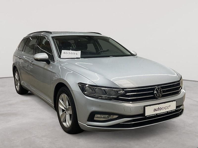 Scale silver metallic Gebraucht 2023 VW Passat Business Kombi | 26.990 € (Superpreis) - Bild 1/4