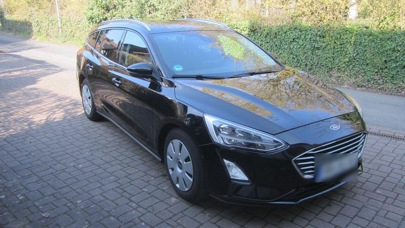 Second-hand Ford Focus 125 CP (91 kW) 2018 Negru Break