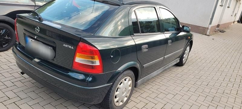 Gebraucht Opel Astra 65 PS (47 kW) 1998 Limousine