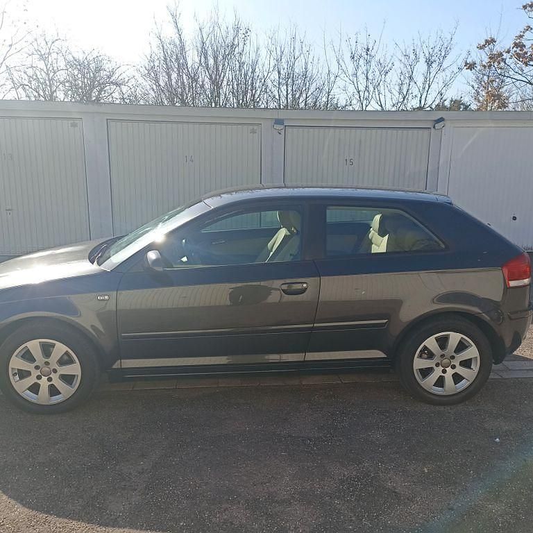 Gebraucht Audi A3 Ambiente 116 PS (85 kW) 2004 Grau Kleinwagen