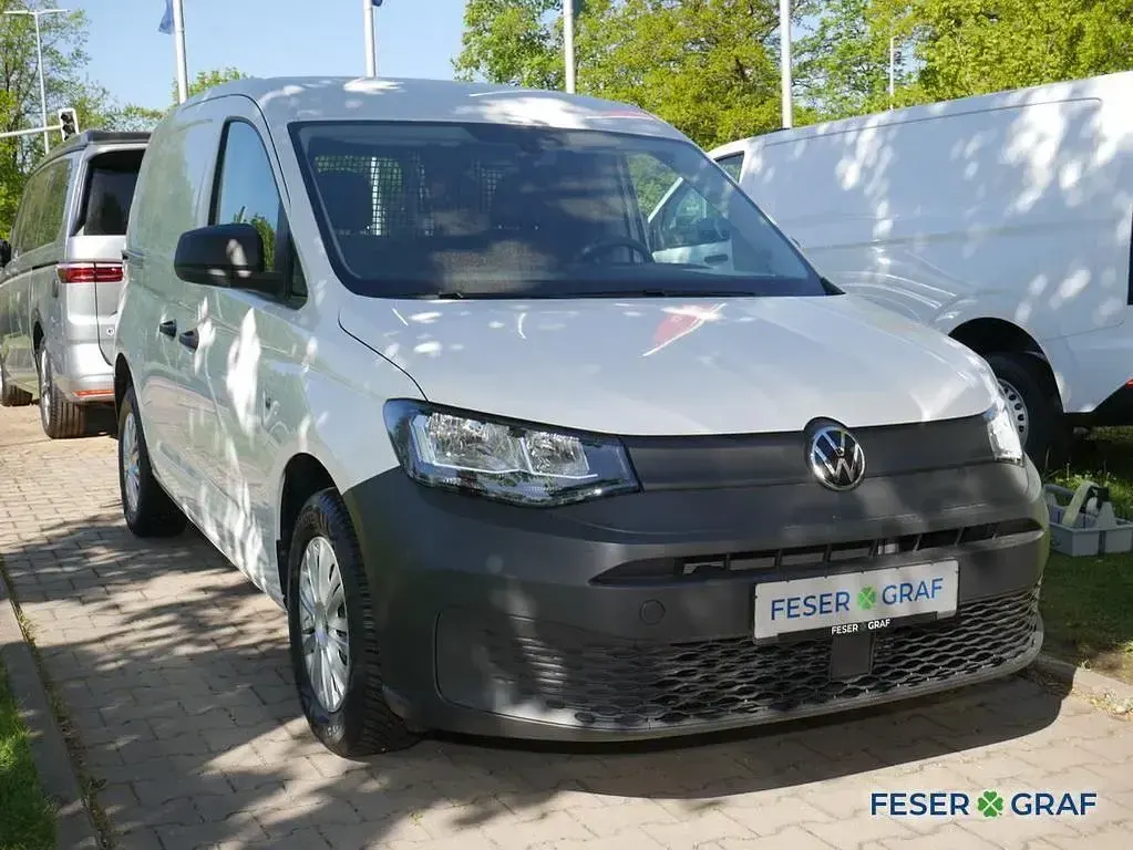 Second-hand VW Caddy 102 CP (75 kW) 2023 Alb Monovolum