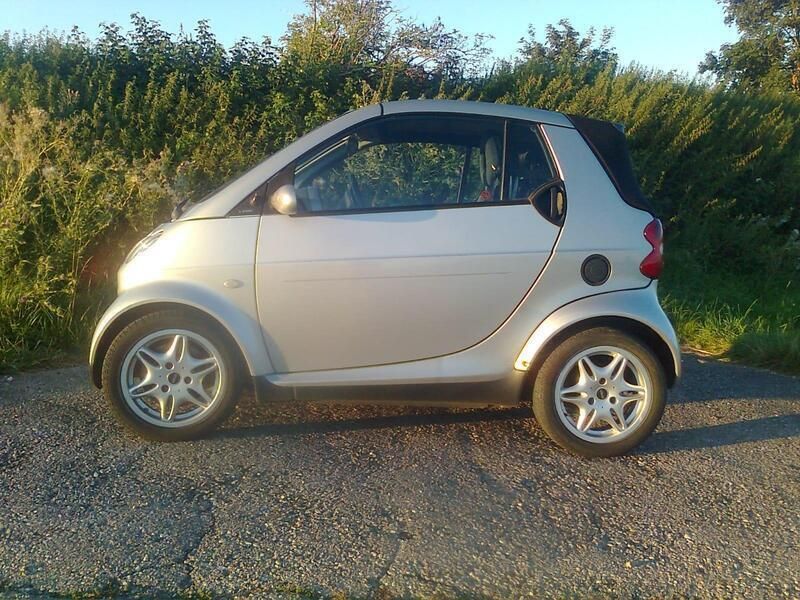 Silber Gebraucht 2001 Smart ForTwo Cabrio Cabrio | 999 € - Bild 1/2
