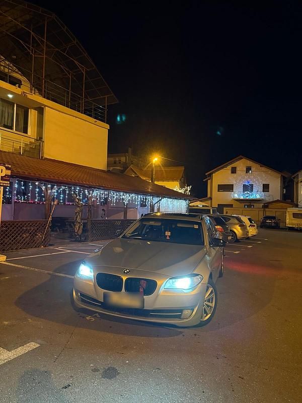 Gebraucht BMW 530 204 PS (150 kW) 2011 Grau Kombi