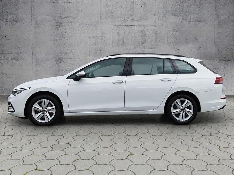 Gebraucht VW Golf VIII Life 150 PS (110 kW) 2022 Pure white Kombi