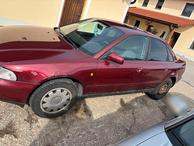 Gebraucht Audi A4 101 PS (74 kW) 1998 Rot Limousine