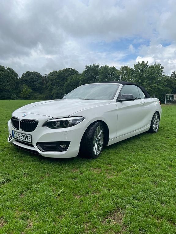 Schwarz Gebraucht 2018 BMW 220 Advantage Cabrio | 25.000 € (Etwas zu teuer) - Bild 1/4