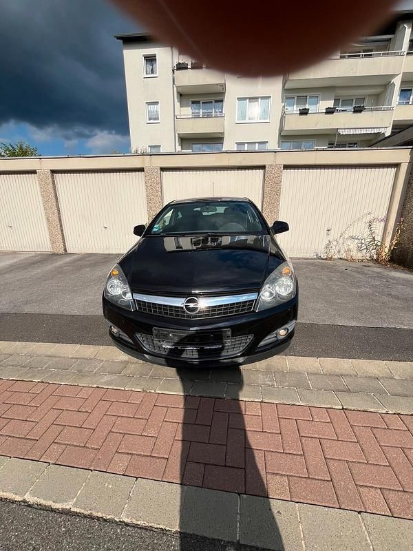 Schwarz Gebraucht 2009 Opel Astra GTC Coupé | 1.900 € (Superpreis) - Bild 1/4