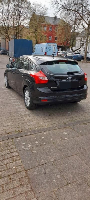 Gebraucht Ford Focus SYNC Edition 125 PS (91 kW) 2013 Schwarz Limousine