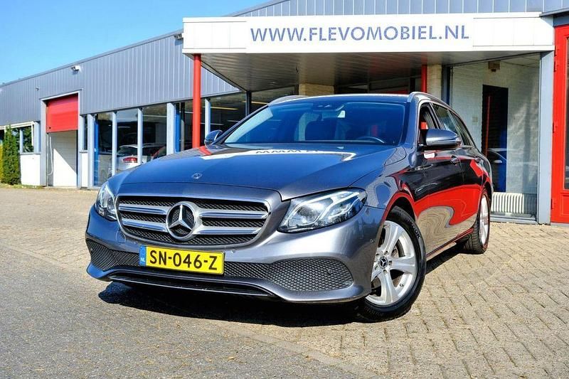 Grau Gebraucht 2017 Mercedes E220 Prestige Kombi | 15.749 € (Teuer) - Bild 1/4