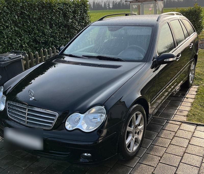 Second-hand Mercedes C180 143 CP (105 kW) 2006 Negru Break