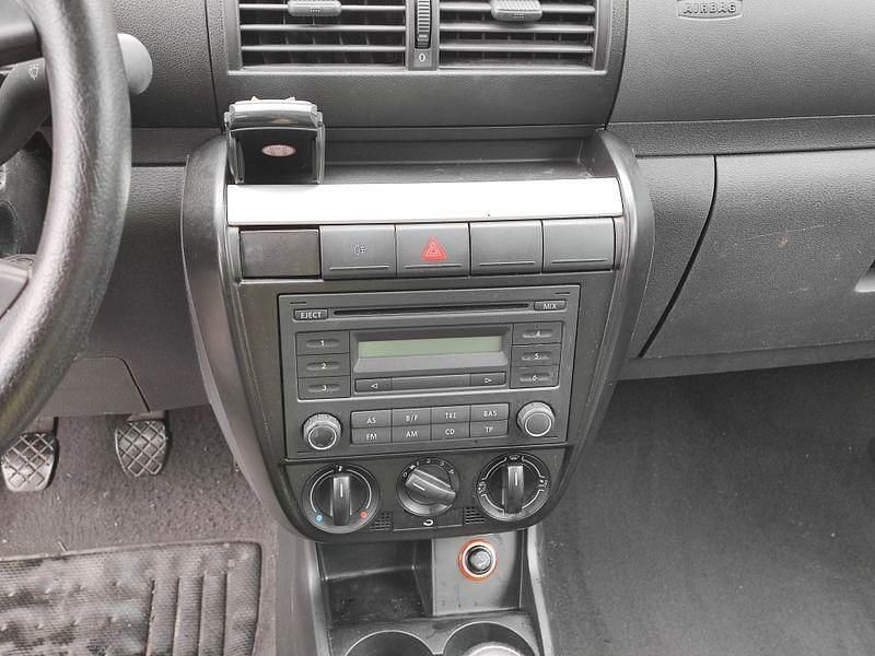 Gebraucht VW Fox Basis 55 PS (40 kW) 2005 Schwarz Kleinwagen