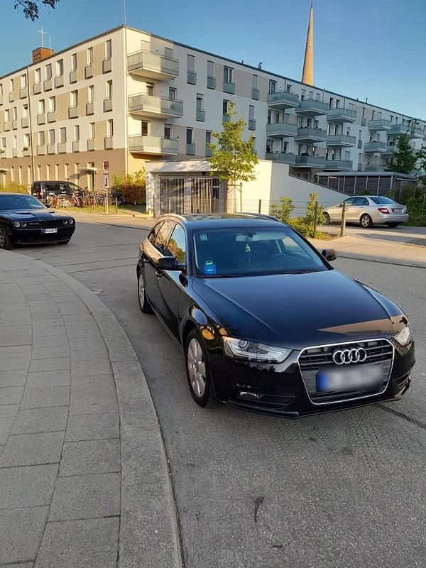 Gebraucht Audi A4 150 PS (110 kW) 2013 Schwarz Limousine