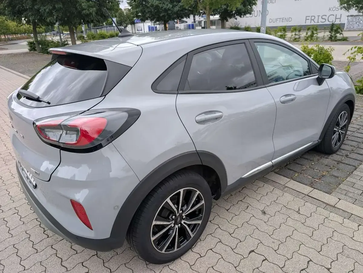 Gebraucht Ford Puma Titanium 125 PS (91 kW) 2020 Grau SUV
