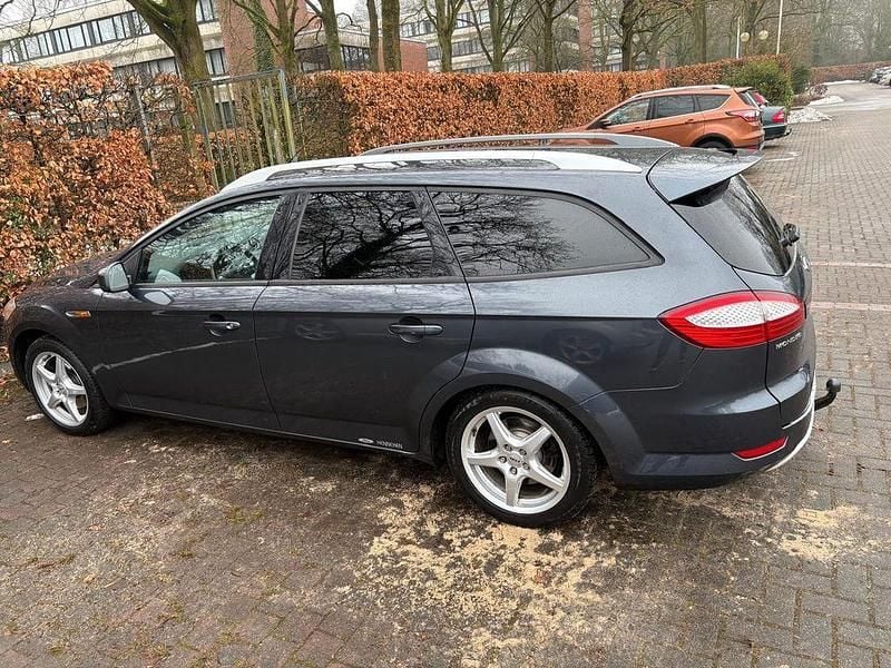 Gebraucht Ford Mondeo Sport 145 PS (106 kW) 2009 Blau Limousine