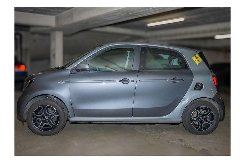 Gebraucht Smart ForFour 71 PS (52 kW) 2018 Grau Kleinwagen