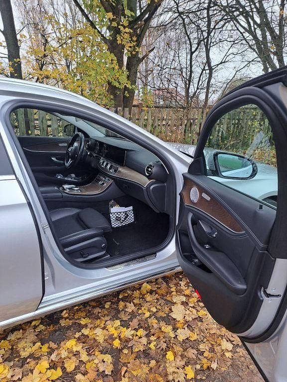Gebraucht Mercedes E300 306 PS (225 kW) 2019 Silber Limousine