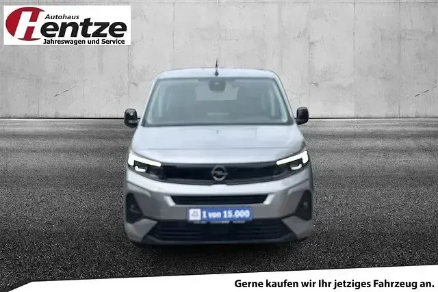 Używany Opel Combo 101 KM (74 kW) 2024 Szary Minivan