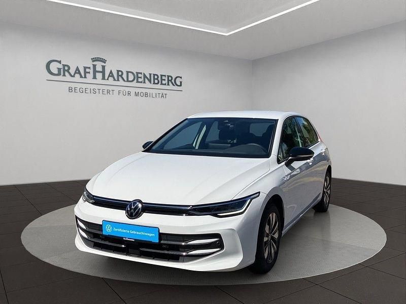 Weiß Gebraucht 2024 VW Golf VIII Goal Limousine | 27.910 € (Superpreis) - Bild 1/4