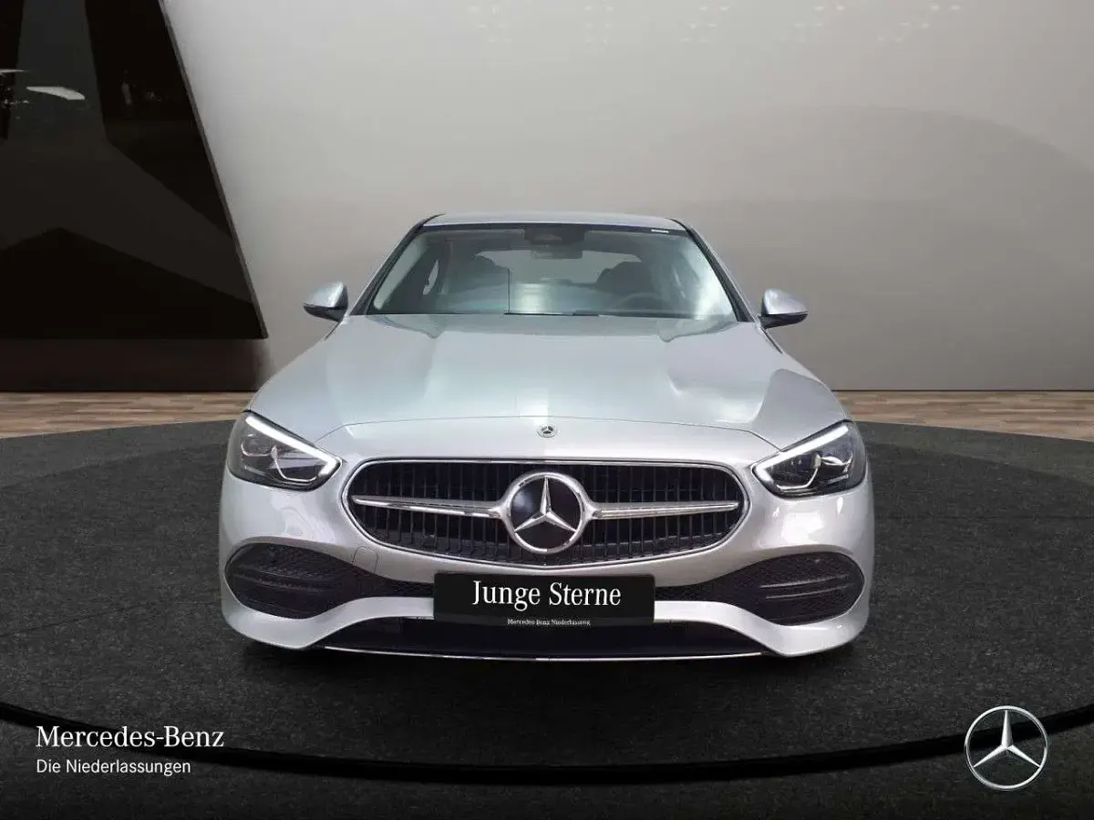 Gebraucht Mercedes C220 Advanced 200 PS (147 kW) 2025 Silber Limousine