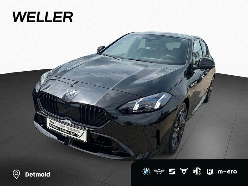 Saphirschwarz (schwarz) Gebraucht 2024 BMW 118 M Sport Kleinwagen | 38.450 € - Bild 1/4