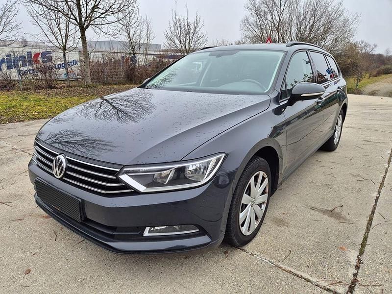Grau Gebraucht 2016 VW Passat Trendline Kombi | 7.950 € (Fairer Preis) - Bild 1/4