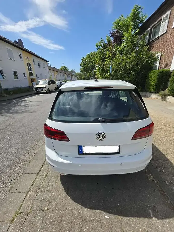 Gebraucht VW Golf VII Highline 150 PS (110 kW) 2018 Kombi