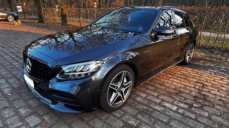 Gebraucht Mercedes C300 AMG 245 PS (180 kW) 2021 Grau Limousine