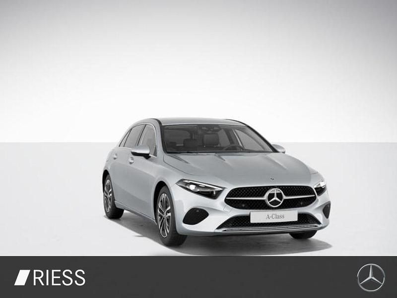 Gebraucht Mercedes A250 Progressive 218 PS (160 kW) 2024 Iridiumsilber metallic Limousine