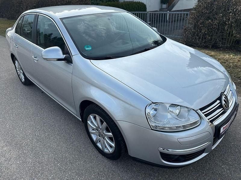 Gebraucht VW Jetta Comfortline 122 PS (89 kW) 2008 Silber Limousine