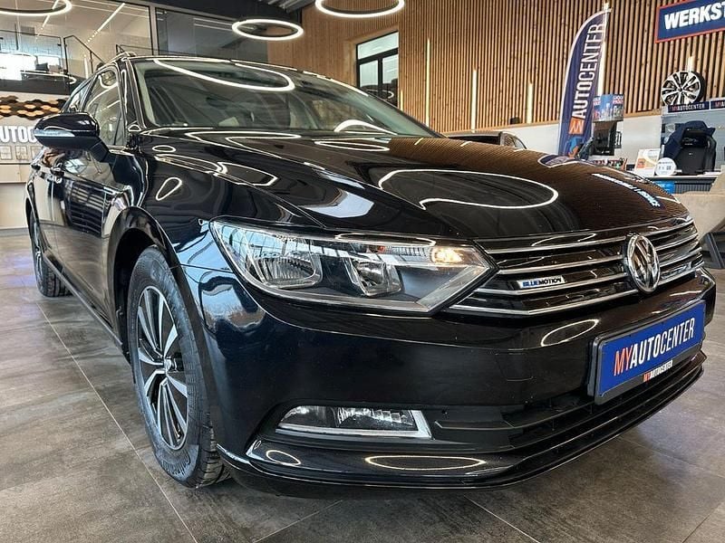 Gebraucht VW Passat 120 PS (88 kW) 2018 Schwarz Kombi