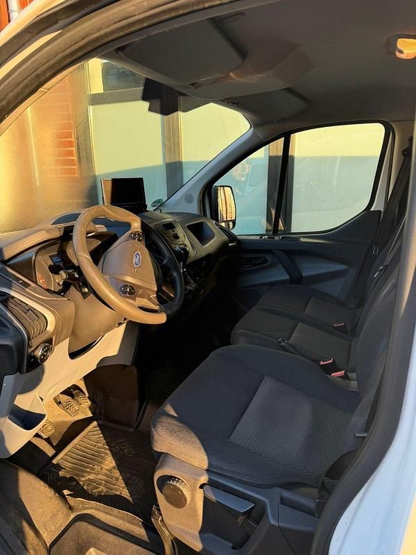 Gebraucht Ford Transit Custom 105 PS (77 kW) 2018 Weiß Van / Kleinbus