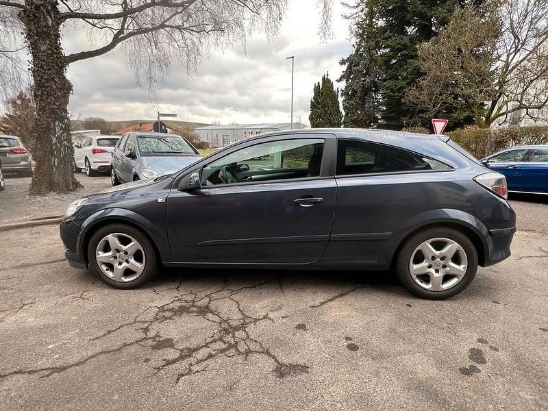 Gebraucht Opel Astra GTC Edition 90 PS (66 kW) 2008 Blau Limousine