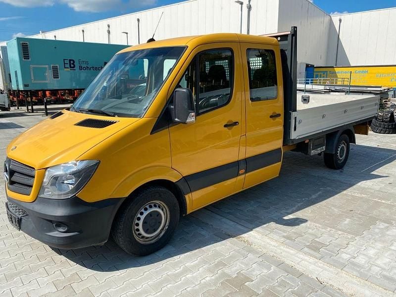 Gelb Gebraucht 2014 Mercedes Sprinter Van | 17.077 € (Etwas zu teuer) - Bild 1/4